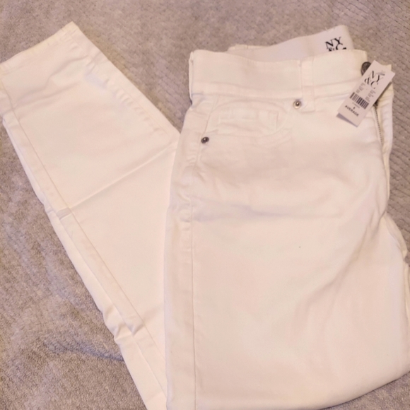 NY&C white skinny jeans - Picture 1 of 3